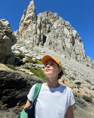 Julia Sanina Instagram - Зі мною стався той вид відпустки, після якої потрібна ще одна відпустка.
Як сказав мій син - мам, тепер тобі потрібно в санаторій🙈
Але це було 100% щастя. Востаннє я так вищала від краси на Гранд каньйоні багато років тому.

Picos de Europa❤️