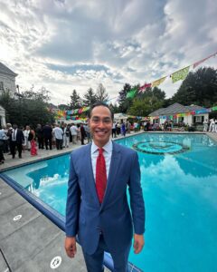 Actor Julián Castro HD Instagram Photos and Wallpapers August 2024
