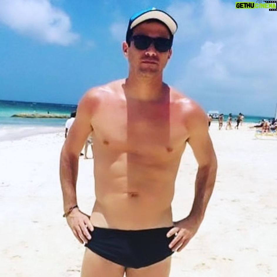 Julián Elfenbein - 3.6K Likes - Y bue....ahora q pasó el Día de mi Cumple les dejo una fotito de ayer....creo.....ojo q puede ser anteayer...sorry 🙄.
Gracias a todas y todos por su enorme cariño y saludos. Se les quiere.
#ahoraaseguirentrenando