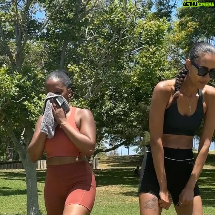 Julie Adenuga - 7.6K Likes - 🎉 Happy > I’m an @on Global Partner < Day to me 🎉
From running to pilates to HIIT to strength & back to running again - catch me training in the best clothes & shoes from now on.
All those upright rows & deadlifts were not in vain - feels good to be strong & look 🥰😍
Looking forward to some fun events, meeting the team and becoming a cardio queen. 🏃♀️
#on #dreamon #ad