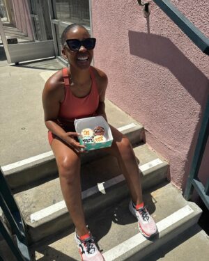 Julie Adenuga Instagram - 🎉 Happy > I’m an @on Global Partner < Day to me 🎉

From running to pilates to HIIT to strength & back to running again - catch me training in the best clothes & shoes from now on.
 
All those upright rows & deadlifts were not in vain - feels good to be strong & look 🥰😍
 
Looking forward to some fun events, meeting the team and becoming a cardio queen. 🏃‍♀️

#on #dreamon #ad
