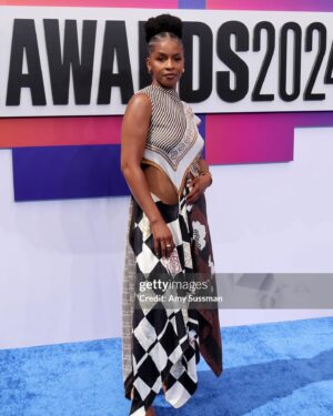Julie Adenuga Instagram - Bloodclart. Where do I start? Hosted the blue carpet at the BET Awards for @bet_uk & @bet_intl 

I burst into tears when Marsha Ambrosius sang Superstar
My jaw was on the floor for the entirety of Victoria & Teyana’s performance
And Tyla is the winner of life

Had the best time ever!
Thanks for having me @betawards ❤️

Ps. It was 32 degrees & my face was still on when i got home. Thank you @meekkyle