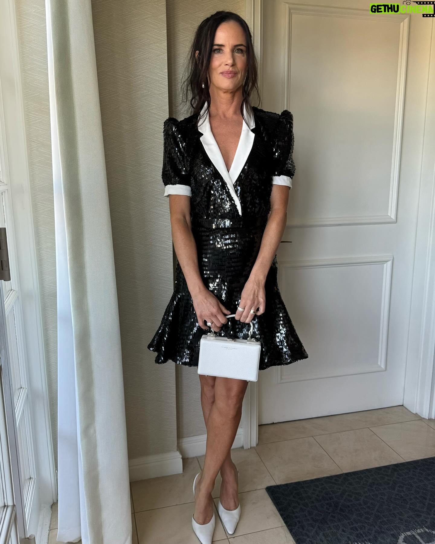 Juliette Lewis - 75K Likes - Press week for new movie- THE THICKET in theaters everywhere September 6th!
Make up
@madeupbysu
Hair
@paulnortonhair
Style
@daniandemmastyle
Dress: @Rodarte
Shoes: @Dorateymur
Jewelry: @mateonewyork @levian_jewelry
Bag: @brandonblackwoodnyc