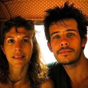 Juliette Tresanini Instagram - 20 ans d’écart … merci à l’algo de faire ressurgir nos souvenirs oubliés . Rendez-vous dans 20 ans avec sans doute un troisième style capillaire 😉