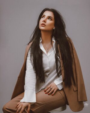 Jumana Karim Instagram - عيدكم مبارك🤎🩵

@ayagrapher