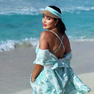 Jumana Murad Instagram - أنا والبحر حكاية عشق لا تنتهي 🧜🏻‍♀️🧜🏻‍♀️🧜🏻‍♀️