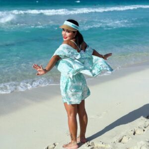 Jumana Murad Instagram - أنا والبحر حكاية عشق لا تنتهي 🧜🏻‍♀️🧜🏻‍♀️🧜🏻‍♀️