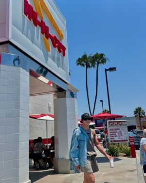Jun.K Instagram - 🌴Hello LA🇺🇸

went through #LA to go to #MEXICO 🇲🇽
By the way let u know my In-n-out recipes 🍔
Double double animal style, extra toasted buns, extra lettuce, extra pickles, add chopped chilis. Well done for fries 😋 

#INNOUT #인앤아웃 #광고아님 🤣
#JUN_K #준케이 
#2024_SUMMER_ROOM_TOUR
#SUMMERROOMTOUR
📍2024.06.23 SUN @ KANAGAWA, JAPAN
📍2024.07.07 SUN @ KANAGAWA, JAPAN
📍2024.07.12 FRI @ MEXICO CITY, MEXICO
📍2024.07.14 SUN @ SAO PAULO, BRAZIL
📍2024.07.19 FRI @ OSAKA, JAPAN
📍2024.07.20 SAT @ OSAKA, JAPAN

See you on friday MEXICO te amo!!