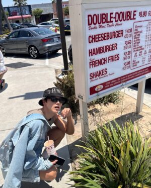 Jun.K Instagram - 🌴Hello LA🇺🇸

went through #LA to go to #MEXICO 🇲🇽
By the way let u know my In-n-out recipes 🍔
Double double animal style, extra toasted buns, extra lettuce, extra pickles, add chopped chilis. Well done for fries 😋 

#INNOUT #인앤아웃 #광고아님 🤣
#JUN_K #준케이 
#2024_SUMMER_ROOM_TOUR
#SUMMERROOMTOUR
📍2024.06.23 SUN @ KANAGAWA, JAPAN
📍2024.07.07 SUN @ KANAGAWA, JAPAN
📍2024.07.12 FRI @ MEXICO CITY, MEXICO
📍2024.07.14 SUN @ SAO PAULO, BRAZIL
📍2024.07.19 FRI @ OSAKA, JAPAN
📍2024.07.20 SAT @ OSAKA, JAPAN

See you on friday MEXICO te amo!!