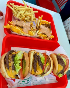 Jun.K Instagram - 🌴Hello LA🇺🇸

went through #LA to go to #MEXICO 🇲🇽
By the way let u know my In-n-out recipes 🍔
Double double animal style, extra toasted buns, extra lettuce, extra pickles, add chopped chilis. Well done for fries 😋 

#INNOUT #인앤아웃 #광고아님 🤣
#JUN_K #준케이 
#2024_SUMMER_ROOM_TOUR
#SUMMERROOMTOUR
📍2024.06.23 SUN @ KANAGAWA, JAPAN
📍2024.07.07 SUN @ KANAGAWA, JAPAN
📍2024.07.12 FRI @ MEXICO CITY, MEXICO
📍2024.07.14 SUN @ SAO PAULO, BRAZIL
📍2024.07.19 FRI @ OSAKA, JAPAN
📍2024.07.20 SAT @ OSAKA, JAPAN

See you on friday MEXICO te amo!!