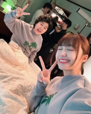 Jung Eun-ji Instagram - 미진이의선물이었던미진이
안녕☀️