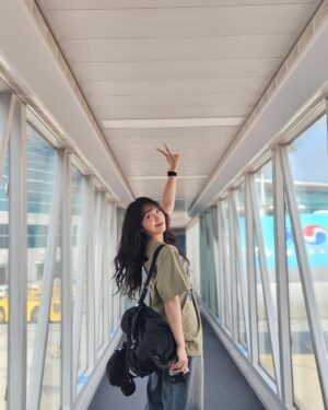 Jung Eun-ji Instagram - 오늘은다같이🛫🫶🏻