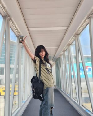 Jung Eun-ji Instagram - 오늘은다같이🛫🫶🏻