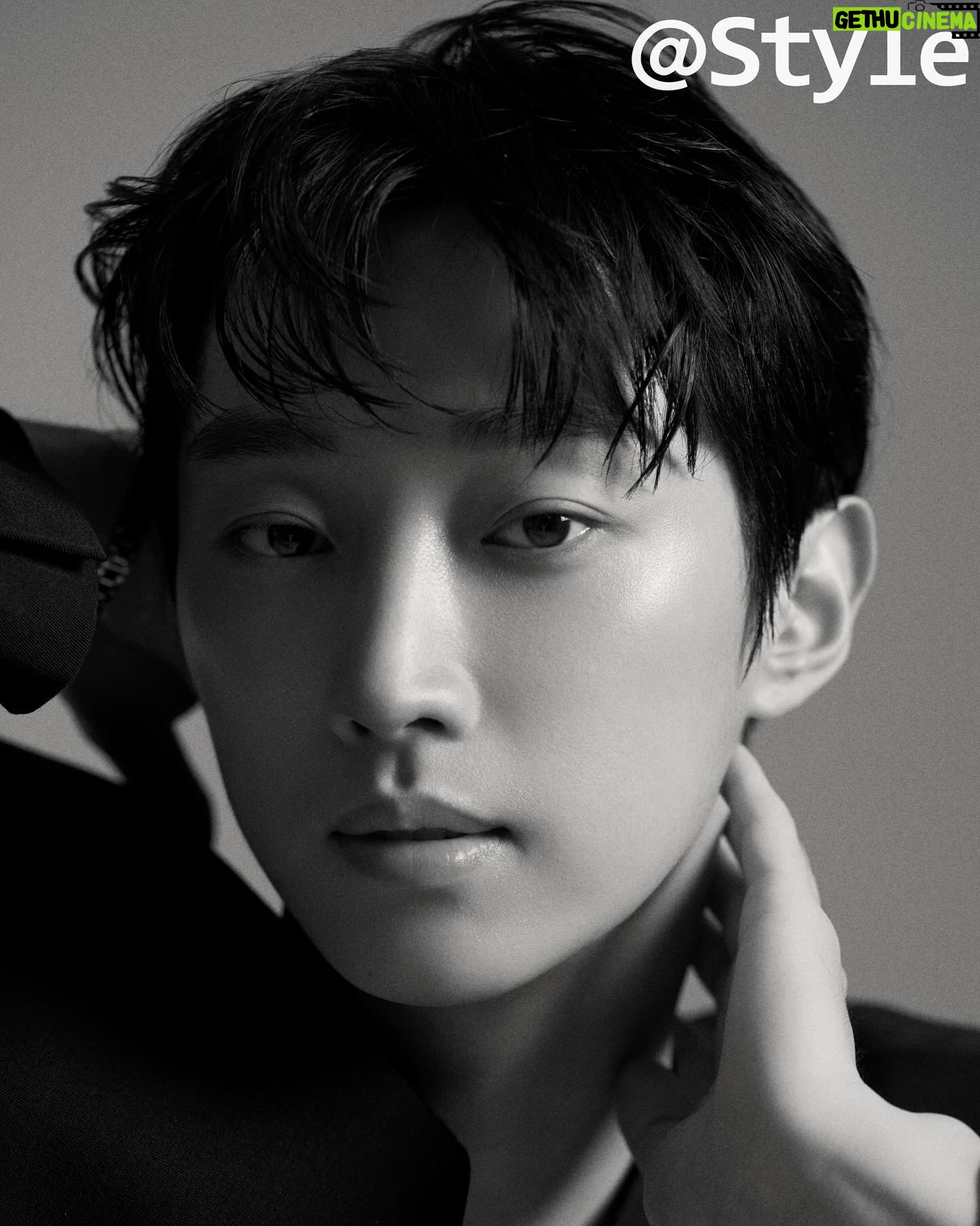 Jung Jin-young - 284.1K Likes - 앳스타일 8월호