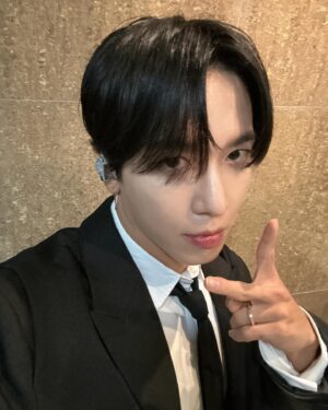 Jung Yong-hwa Instagram - #cnblue X #uverworld  It was sooooo phenomenal 🏄🏾‍♂️🦅