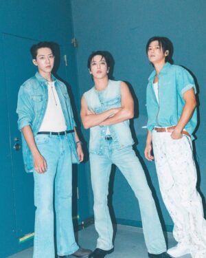 Jung Yong-hwa Instagram - FNC 'band' Kingdom 🎸💯 'surfer mode '🏄🏾‍♂️🌈