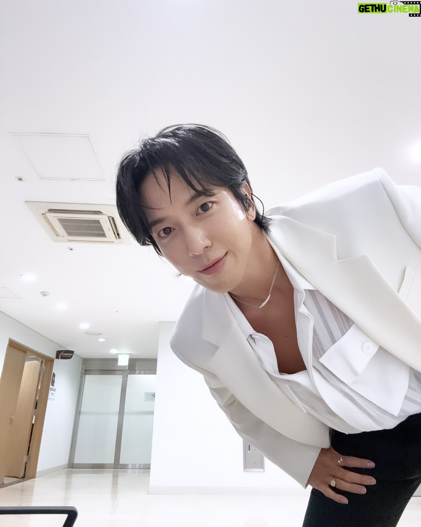 Jung Yong-hwa - 61.8K Likes - Awesome🌊 Welcom to my city 🌈 고무단 부산지부 완벽🫡 오늘 너무 즐거웠고 고마워용🫶 조심히 돌아가용☺️