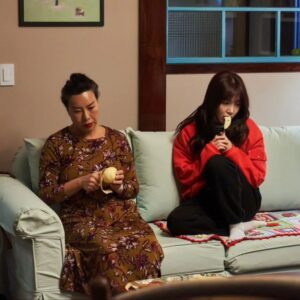 Jung Young-ju Instagram - #낮과밤이다른그녀
첨엔 제목보고 의심했다 아이가? 머고 이기?ㅋㅋㅋ
#미진
#학찬
#편강
#가영
#임청
#패밀리

이래이래 또 끝나가네
뭐  시간이 이래 빨리가노?나참
우리 임청 패밀리~~~사랑합니데이
여보~~~가슴쓸어 내리느라. 고생많았어요
젤루 고생하는  우리미지이. 니뒤에 엄마있다
 까먹지 마래이

#정은지
#정석용
#안상우
#김아영
#정영주
또
#이정은
#최진혁
#백서후
#윤병희
그리고
#이형민

존경합니데이
만셰이!!!!!