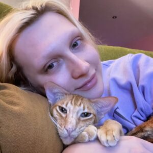 Juno Birch Instagram - Mr cyril the stunning 👽❤️ #internationalcatday