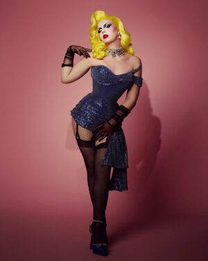 Juriji Der Klee Instagram - 💙💋💛

Picture by @adrian_nucelaar 
Look by @_richardwar 
Wig @cesarfaguilar 

#juriji #jurijiderklee #dragrace #dragracees #corset #makeup