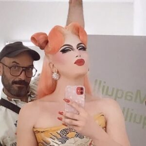 Juriji Der Klee Instagram - Fumando espero… 

Picture by @ferran.sanchez.photo
Styling @it_spain 
Wig @wigtsublu 
Makeup using @krashkosmetics 

#jurijiderklee #juriji #dragrace #dragracebelgique #snatchgame #guest #guestjudge #belgium #belgique