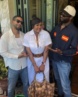 Jussie Smollett Instagram - Today we spent the afternoon toasting my friend and leading lady THEEEEE @MsVFox for her 60th bday. We are surrounded by Leos and this one is the Queen. Happiest of birthdays to you lady. The world is better to have you in it and I forever love you. Cheers. #VivicaAFox #LeoSeason #TheLostHolliday