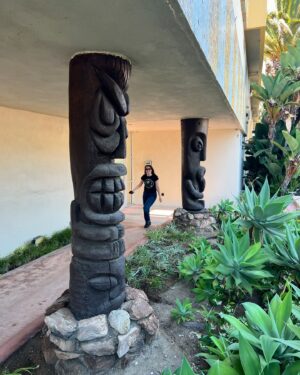 Justin Willits Instagram - Tiki! Fate led me to the Tiki apartments while I was getting my classic bikes fixed today, perfect to get me in the mood for tiki slinging at @exotikonfestival this weekend! They’re doing the @sventikikirsten auction which means tiki history will be all over the shop! Excited! See you Sunday!
