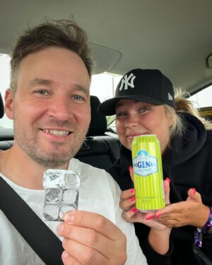 Juuso Mäkilähde Instagram - SuomiPopit. Oulu ja Jyväskylä. Melkosta sekoilua. Mutta hauskaa oli. Kiitos varsinkin meidän livelähetysten ystäville. Vikaan videoon tiivistyy kaikki. Tiina-Reetta❤️