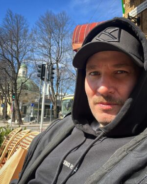 Juuso Mäkilähde Instagram - Kun tajuat että on edelleen maanantai.