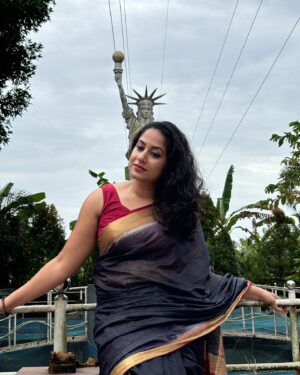 Jyothi Krishna Instagram - “I am a woman and I get to define what that means.” 

#jyothikrishna #malayalamcinema #actress #malayali #beauty #in #saree #blacksaree #women #pennu #malayalipennu #bold #nature #naadu #godsowncountry #entenaadu #keralam #indian #attire #traditional #southindian #postoftheday #instaphoto #trending #viral