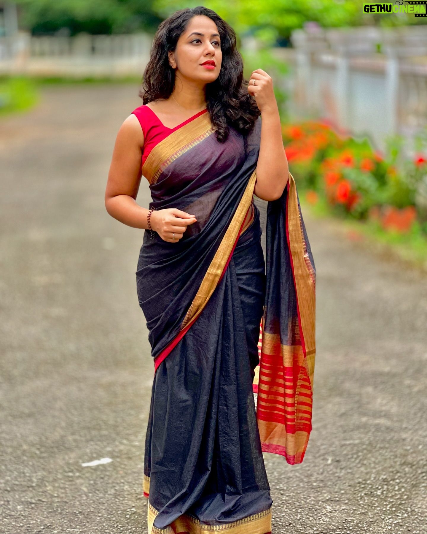 Jyothi Krishna - 3.4K Likes - Embrace your own kind of beautiful ❤️🖤
#jyothikrishna #malayalamcinema #actress #malayali #southindian #beauty #in #saree #black #blacksaree #blackndred #tradition #indian #godsowncountry #monsoon #green #nature #vacation #naadu #malayalipennu #postoftheday #indianbeauty #trending