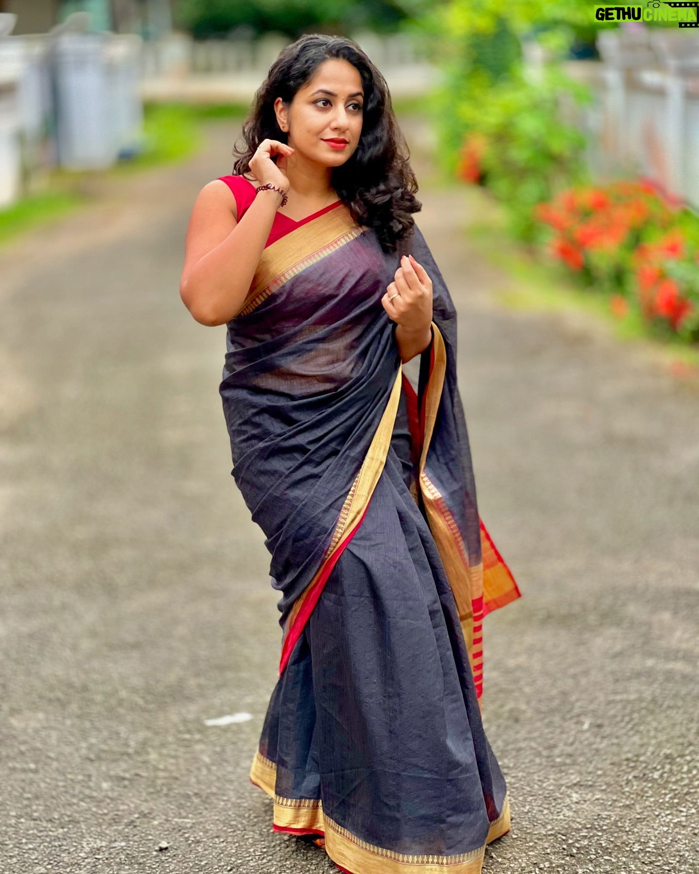 Jyothi Krishna - 3.4K Likes - Embrace your own kind of beautiful ❤️🖤
#jyothikrishna #malayalamcinema #actress #malayali #southindian #beauty #in #saree #black #blacksaree #blackndred #tradition #indian #godsowncountry #monsoon #green #nature #vacation #naadu #malayalipennu #postoftheday #indianbeauty #trending