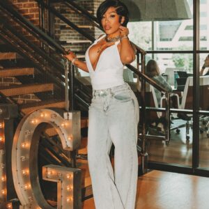 K. Michelle Instagram - Talk to God about me🌻 @puddintheoutlaw #pen Always✍️