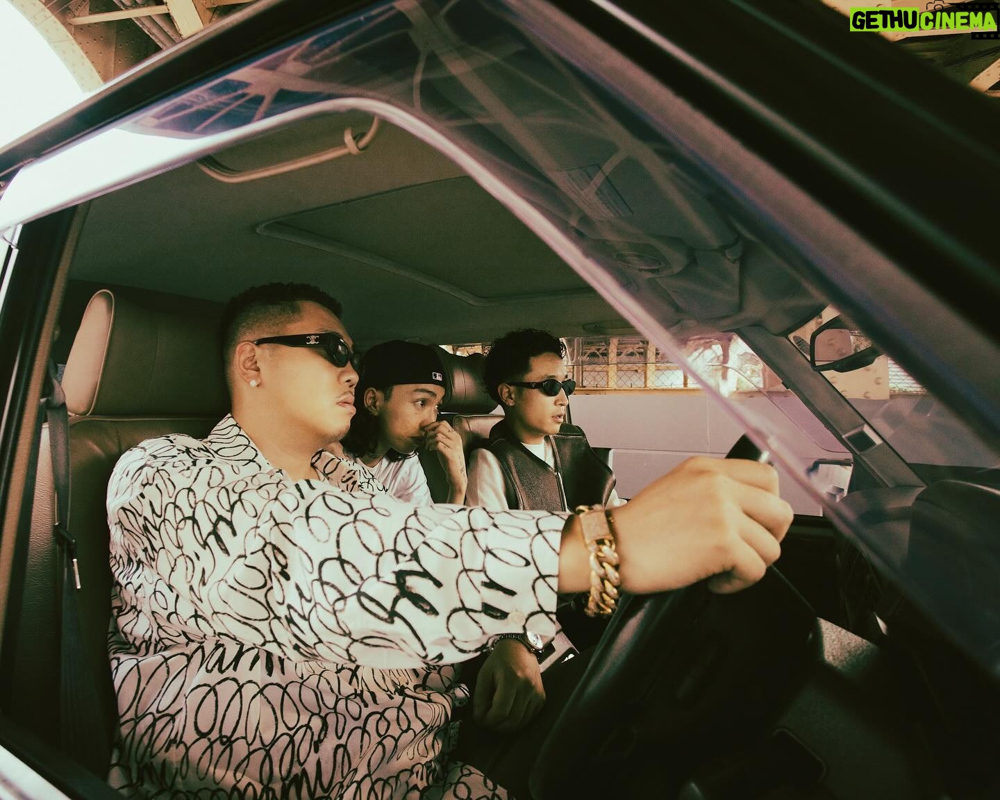 KEIJU - 32.1K Likes - When shared joy is double, While sorrow is halved when shared.
Friends, Family & God - Kvi Baba ft. G-k.i.d & KEIJU
OUT NOW!🧑🧑🧒
