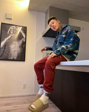 KOWICHI Instagram - 🪑🪑🪑