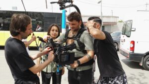 Kadri Beran Taşkın Instagram - @kiymadiziofficial birinci sezonunu bitirdi. Bizi yalnız bırakmadığınız için herkes adına teşekkür ederim. Erken bittiği için çok sitem var; ama her veda erkendir arkadaşlar…Devamı gelecek, beklemede kalın 🙏🏼
