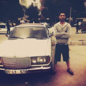 Kadri Beran Taşkın Instagram - #tb 8 sene öncesi…mercedes’imden başka hiçbir şeyim yokken : )