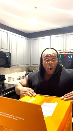 Kai Greene Instagram - FUEL FOR GREATNESS🍴

In the journey to greatness, every meal counts. With @trifecta we’re not just nourishing our bodies, we’re setting the foundation for what’s to come.

Delicious meals shipped ready-to-eat to your door each week, portioned out just right, making every bite one step closer to our best selves.

Stay HUNGRY ✔️
Stay FUELED ✔️
Stay READY ✔️

Give TRIFECTA a try today
Let us know what you think 💪🏾

#KaiGreene
#TRIFECTA
#ThoughtsBecomeThings