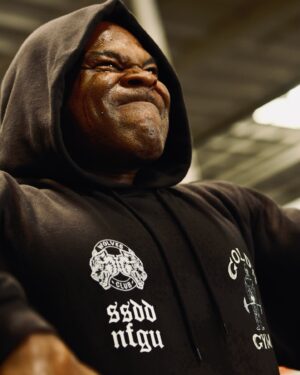 Kai Greene Instagram - Corazon releases tonight 6pm pst
Collection is limited & will go fast 🐺

@darcsport 🐍🔥❤️‍🔥
Code “KAI” at checkout

#KaiGreene 
#DarcSport
#ThoughtsBecomeThings