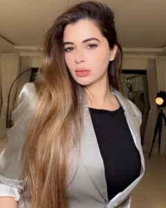 Actress Kainaat Arora HD Instagram Photos and Wallpapers September 2024