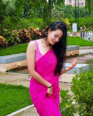 Kajal Sharma Instagram - 🍃🌧️💕