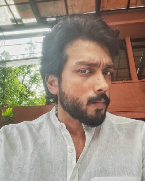 Kalidas Jayaram Instagram - Kumudha happy annachi ! 😘❤️🥂