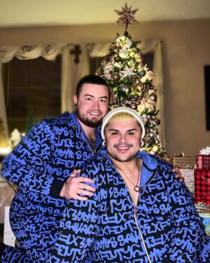 Kalorie Karbdashian-Williams Instagram - MERRYYYYYYYYY CRIMMUSSSSSSSSSS!!!!!!!!! 

I hope that everyone’s holiday was filled with love and laughter! Whether we talk daily or once and a while know that I love and adore you!!! Thank you for being in our life! 

Happy holidays!!!! 🎁☃️💕😘