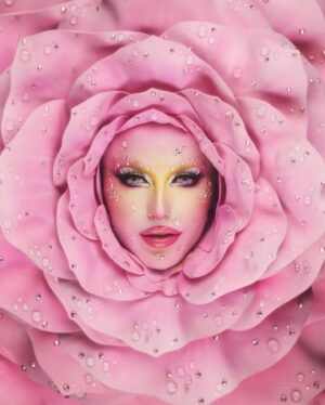 Kam Hugh Instagram - 🌷R O S E🌷
——
📸 @ranobrac
Headpiece @jan_eneskey
——
#drag #dragqueen #metgala #drf #dragracefrance