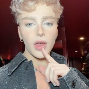 Kam Hugh Instagram - 💎CRAZY VIOLET💎
——
I had the chance to meet @violetchachki last night, and we talk about her upcoming guest star appearance at @crazyhorseparis_official from June 24th to 28th!
Grab your tickets NOW the show is going to be IMMACULATE 💎
She will be the first ever Drag Performer to do the actually Crazy Horse show, don’t miss it 🫵
I know I won’t ☺️
Thank you ciolet for sharing surch interesting details about, outfits, shows, and rehearsal.
Love
——
Wearing @hm @thomasdekkers 
#crazyhorse #violetchachki #drag #dragqueen