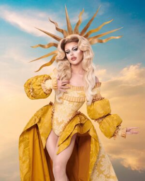 Kam Hugh Instagram - ☀️I STOLE @itsagittaria ☀️
——
Had my best time in Madrid Wearing this gorgeous look from baby @itsagittaria 
——
PHOTO: @jaimentt
OUTFIT: @lluis_colom
WIG: @quinndom.wigs
Special thanks @lalolitabanana @victorvarane 
#drag #dragqueen #dragracefrance #dragraceespaña
