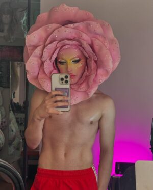 Kam Hugh Instagram - 🌷R O S E🌷
——
📸 @ranobrac
Headpiece @jan_eneskey
——
#drag #dragqueen #metgala #drf #dragracefrance