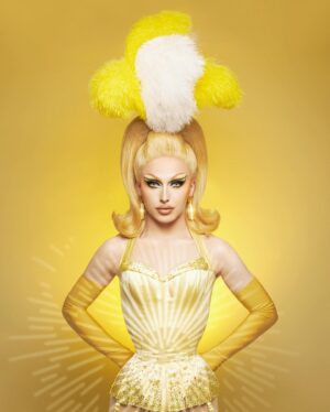 Kam Hugh Instagram - 🍌BANANA’s QUEENS🍌
——
SPOILER
I am so happy that @66wind99 take over the crown 👑 
Swipe to see an unreleased footage of my audition tape 🤫
——
Outfit @ladymissboo
photo @ranobrac
#drag #dragrace