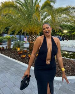 Actress Kamie Crawford HD Instagram Photos and Wallpapers September 2024