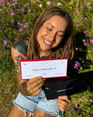 Kamila Rundusová Instagram - ❕SOUTĚŽ❕S vyhlášením soutěže o voucher v hodnotě 7500,- s @amazingplacescz , který vyhrává @pavleenka za její amazing soutěžní odpověď, tu máme druhé kolo! 

Tentokrát soutěžíme o voucher v hodnotě 5000,- 🔆

Voucher vyhraje ten, který bude sledovat profil @amazingplacescz , v komentáři označí člověka, se kterým by rád vyrazil prožít zážitek na některém z Amazing Places. A hlavně, do stejného komentáře napíše TŘI SLOVA, kterými by popsal svoji ideální dovolenou! Opět vybereme jednu odpověď, která nás buď pobaví nebo zahřeje:)

Mějte krásnou neděli a @pavleenka moc gratulujeme! Napiš prosím přímo @amazingplacescz a domluvte se na předání voucheru🤍